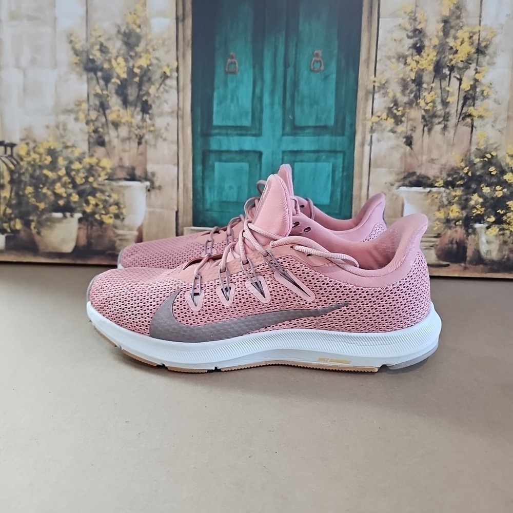 Nike Quest 2 Women's Pink Silver Running Shoes Size 11 C13803-600